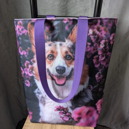 Taška bez zipu - Pes ve fialových květinách